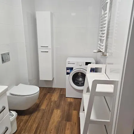 311 Kasprowicza Apartman *